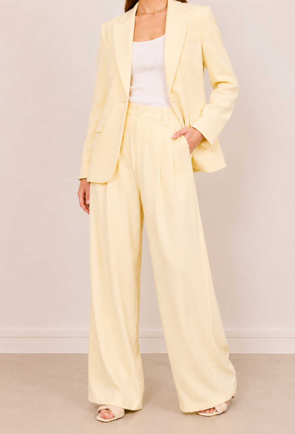 Veste Tailleur Jaune Pâle
